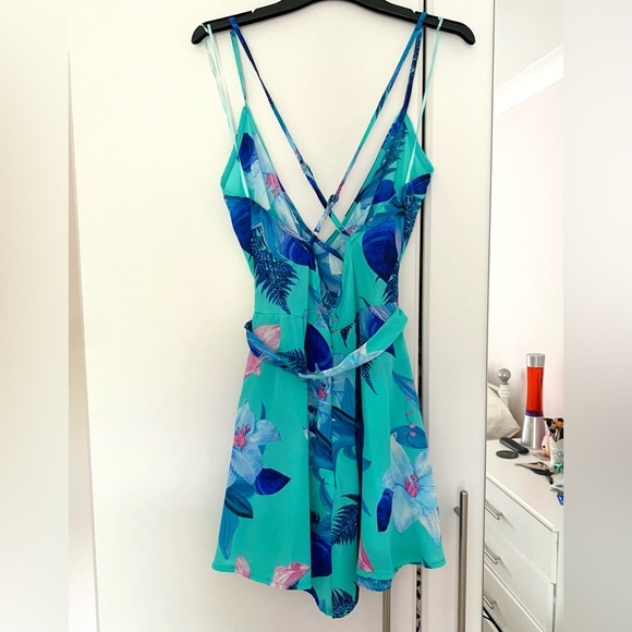Quiz mint green turquoise blue floral playsuit size 10 - Picture 2 of 5